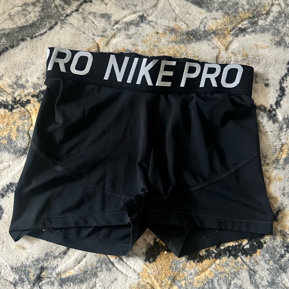 Black Nike Pro